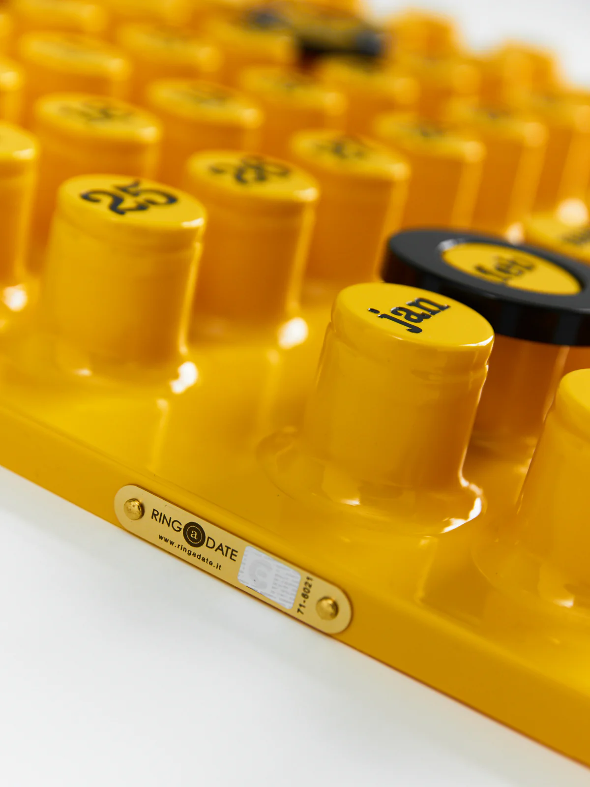 Ring-A-Date Perpetual Calendar - Image 6